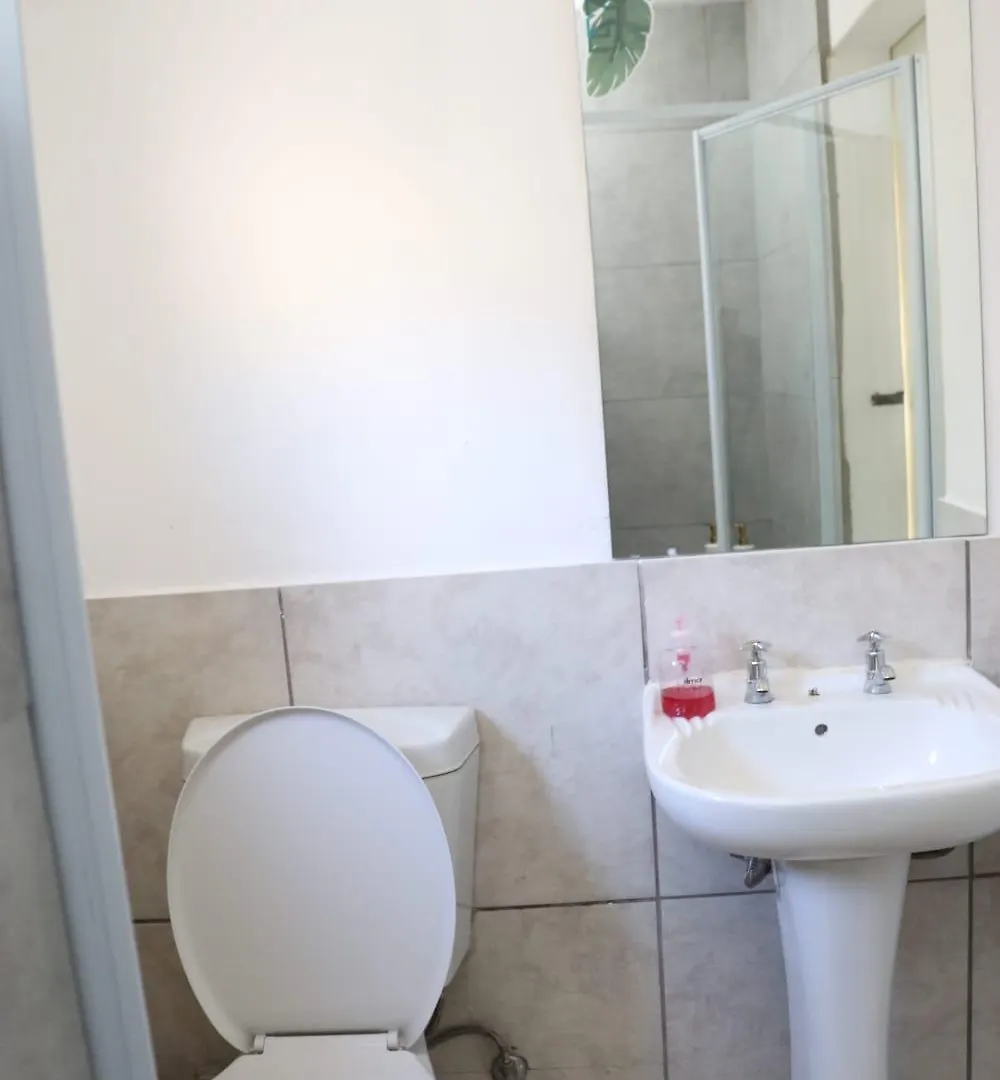 Apartment Optimum Stay Self Catering Twin Double Room Parow