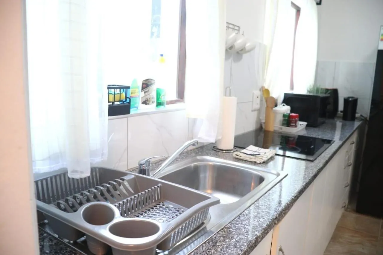 Optimum Stay Self Catering Twin Double Room Parow 0*,