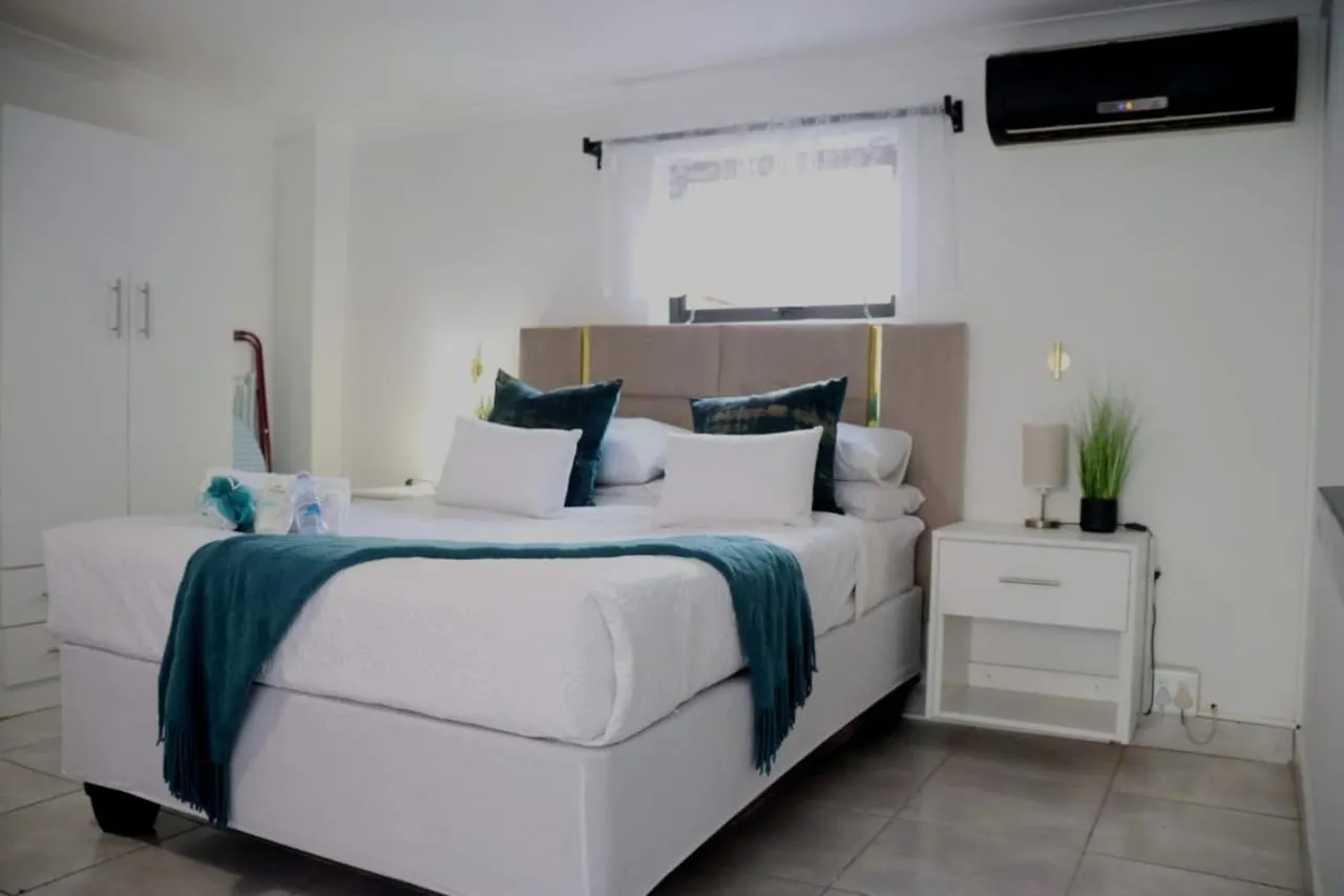 Optimum Stay Self Catering Twin Double Room Parow