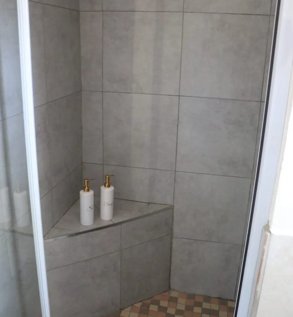Optimum Stay Self Catering Twin Double Room Parow South Africa