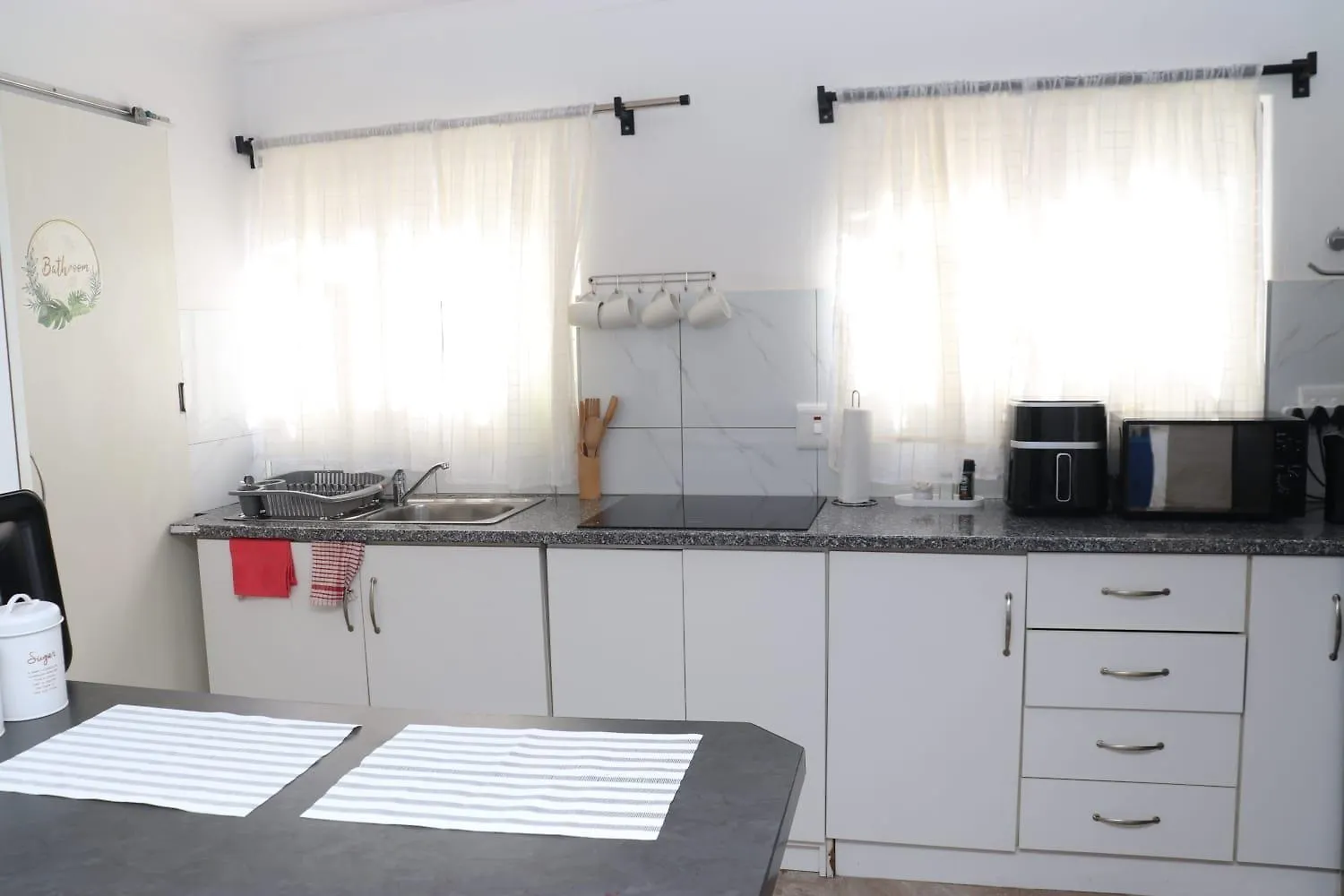 Optimum Stay Self Catering Twin Double Room Parow 0*,  South Africa